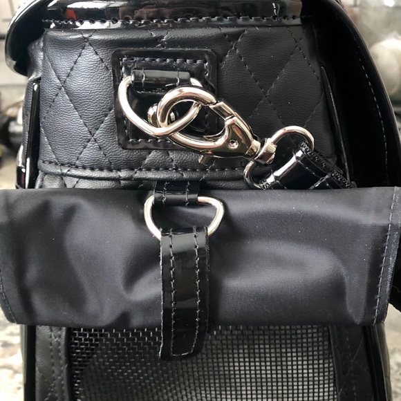 COPY - Petote Sierra quilted luxe small dog carrier. - Picture 4 of 7